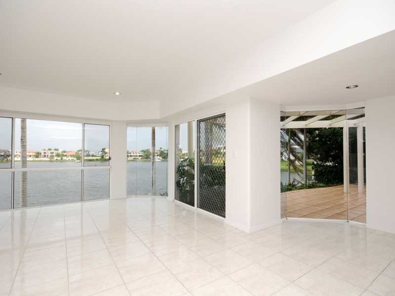 72 Santa Cruz Boulevard, Clear Island Waters QLD 4226