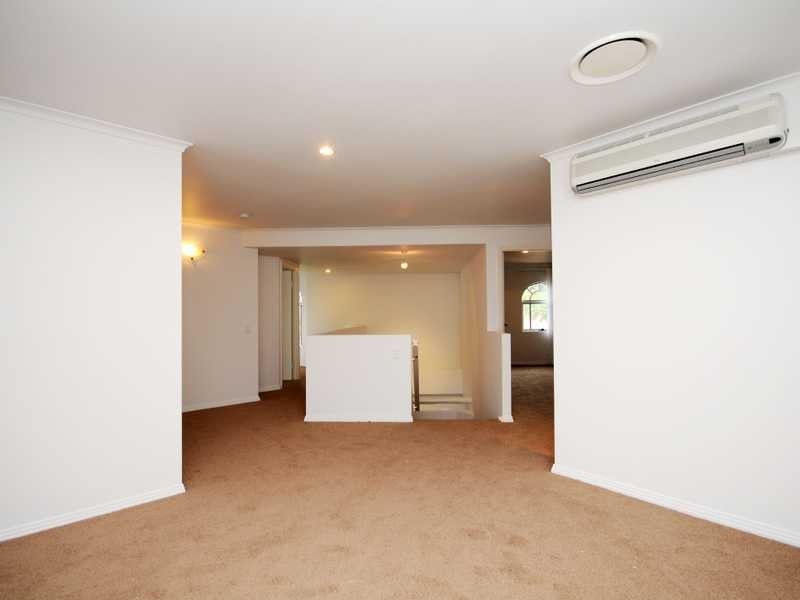 72 Santa Cruz Boulevard, Clear Island Waters QLD 4226