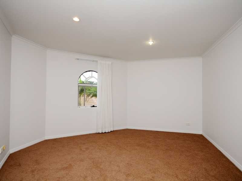 72 Santa Cruz Boulevard, Clear Island Waters QLD 4226