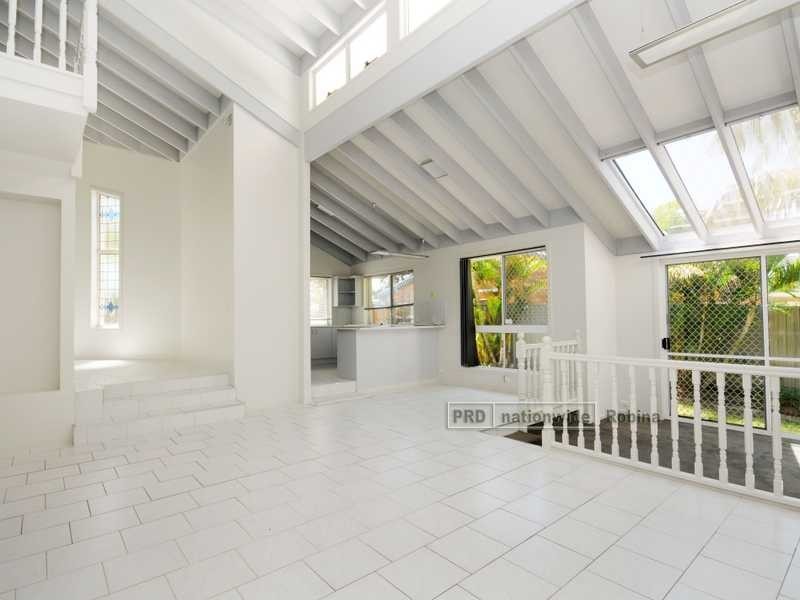 24 Pymble Place, Robina QLD 4226