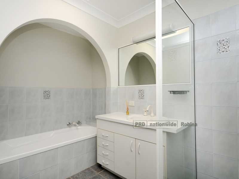 24 Pymble Place, Robina QLD 4226