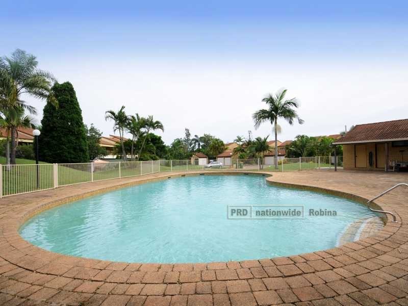 4/106 Bayview Street, Runaway Bay QLD 4216