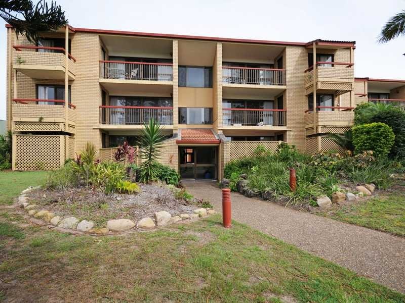 4/106 Bayview Street, Runaway Bay QLD 4216