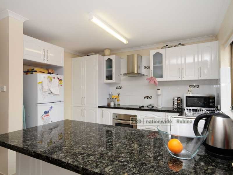 4/106 Bayview Street, Runaway Bay QLD 4216