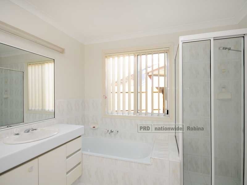 19 Bothwell Street, Robina QLD 4226