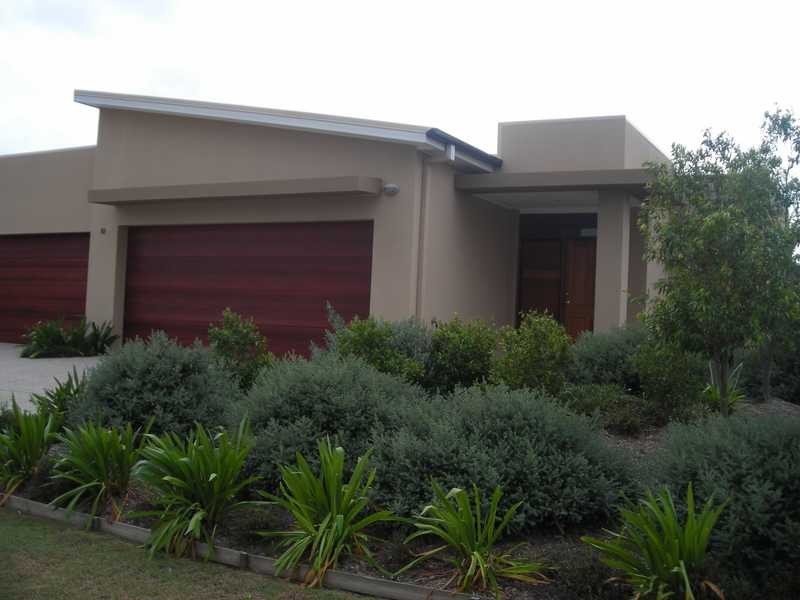 2/10 Heights Drive, Robina QLD 4226