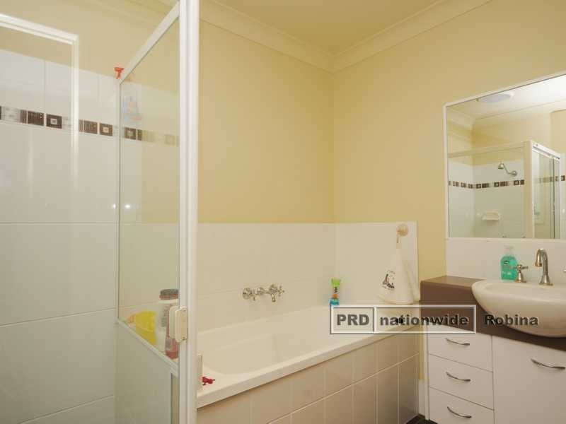 2/10 Heights Drive, Robina QLD 4226