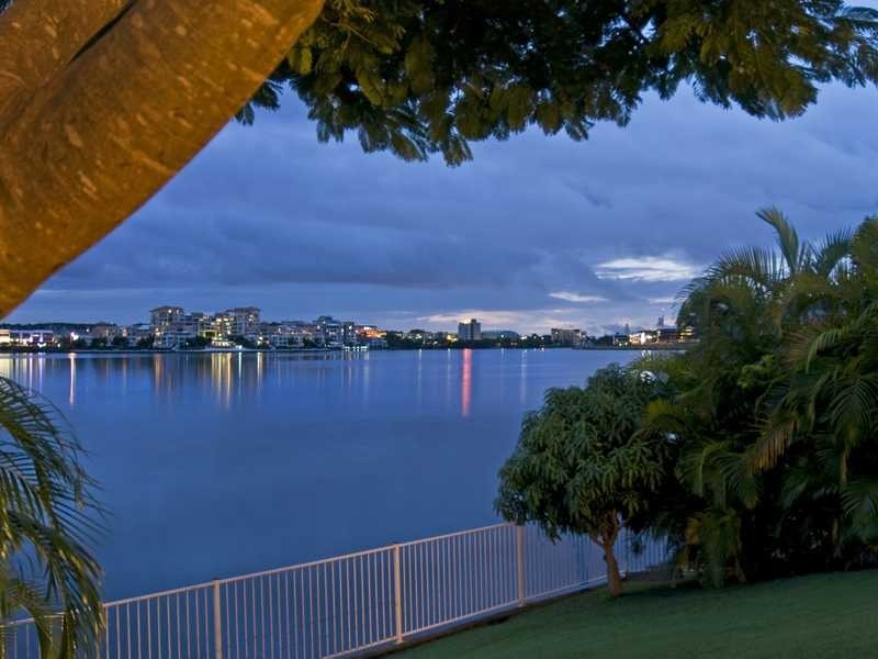 23 Notre Dame Court, Varsity Lakes QLD 4227
