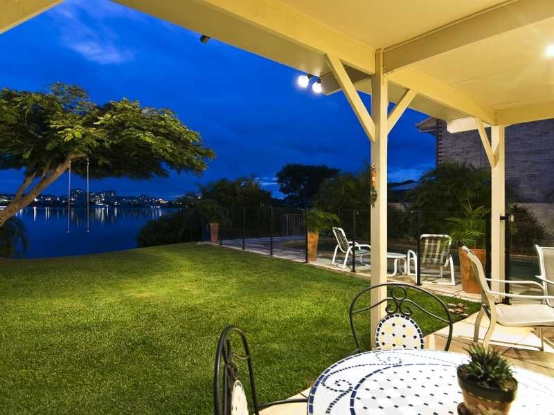 23 Notre Dame Court, Varsity Lakes QLD 4227