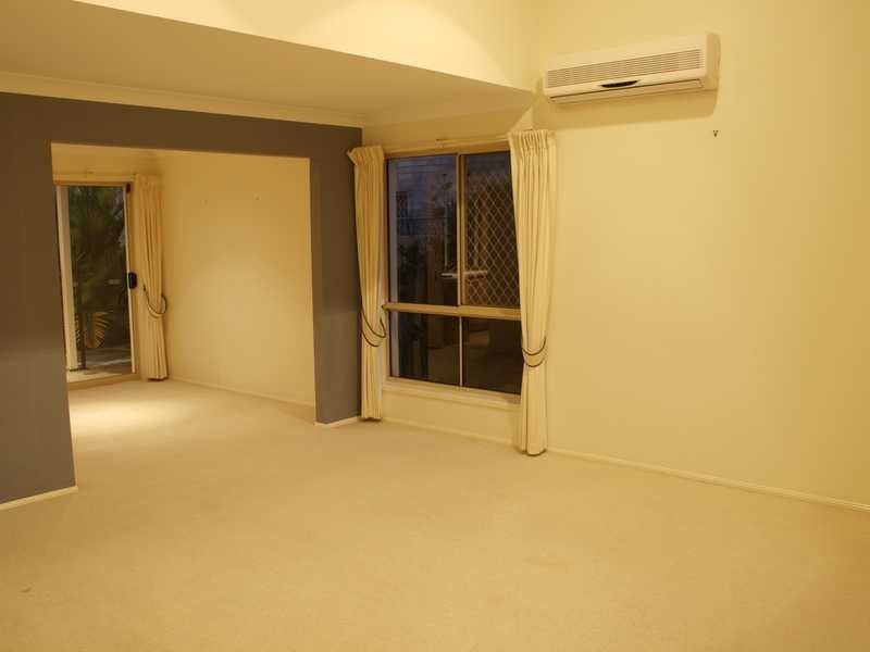 23 Notre Dame Court, Varsity Lakes QLD 4227