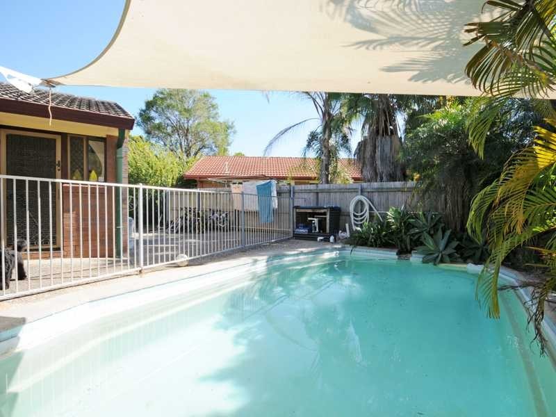 12 Bluestone Drive, Carrara QLD 4211