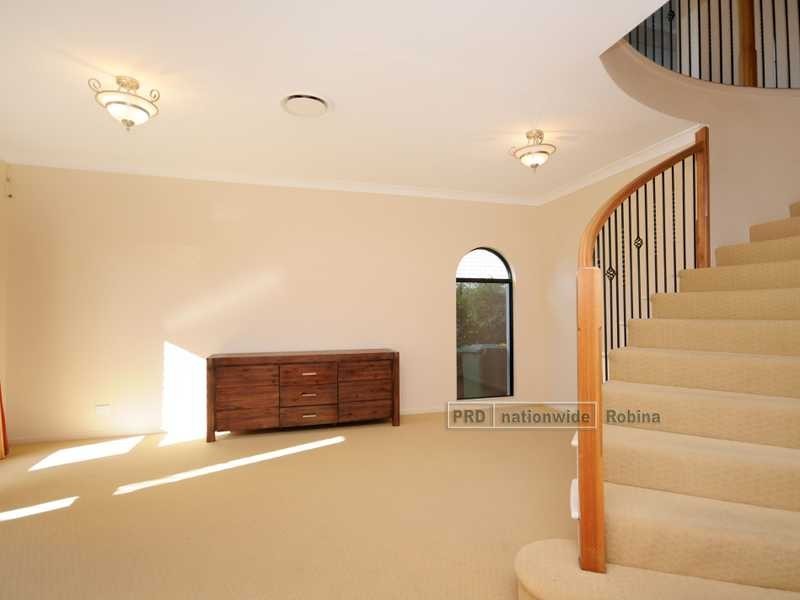 10 Palma Crescent, Varsity Lakes QLD 4227