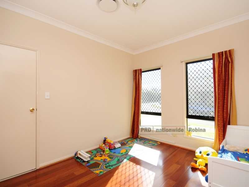 10 Palma Crescent, Varsity Lakes QLD 4227