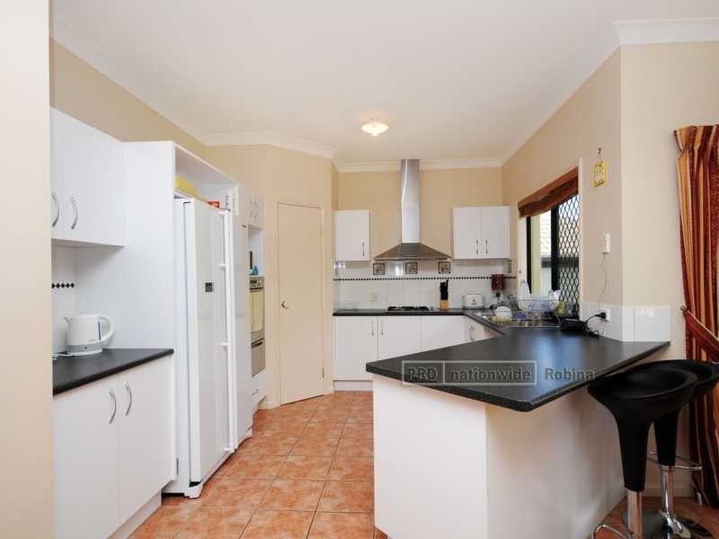 10 Palma Crescent, Varsity Lakes QLD 4227