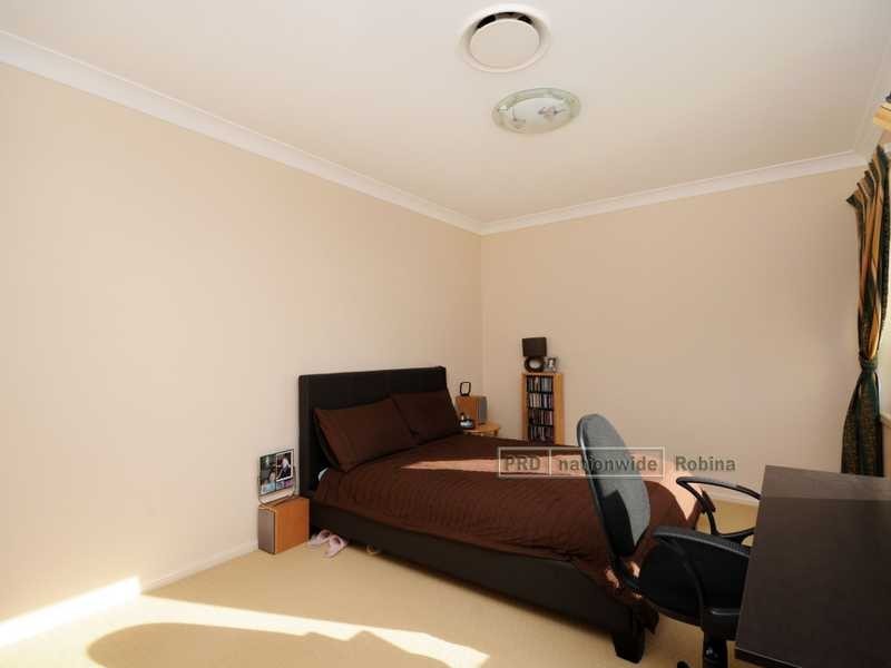 10 Palma Crescent, Varsity Lakes QLD 4227