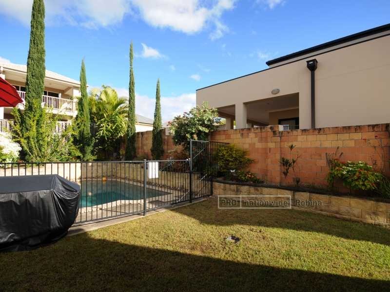 10 Palma Crescent, Varsity Lakes QLD 4227