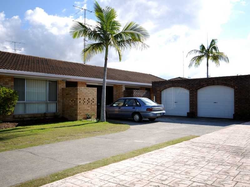 2/3 Cantwell Court, Miami QLD 4220