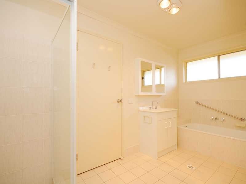 1 Stepney Close, Robina QLD 4226