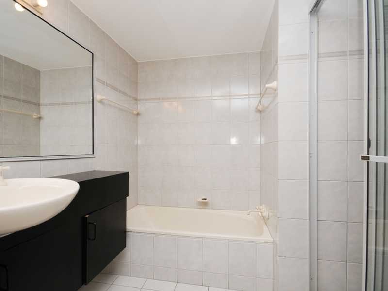 Unit 32/2890 Gold Coast Highway, Surfers Paradise QLD 4217