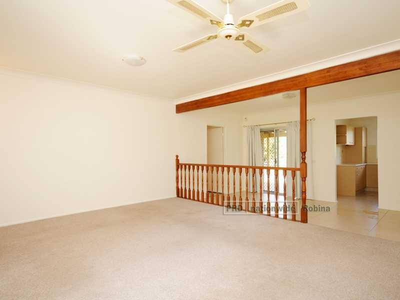 9 Aberdeen Court, Highland Park QLD 4211