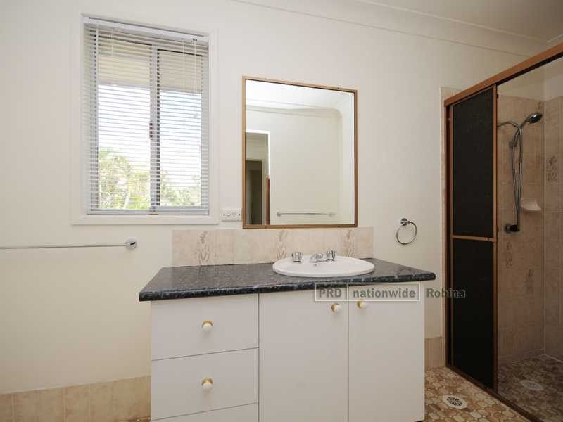 9 Aberdeen Court, Highland Park QLD 4211