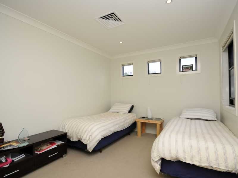 1/1890 Gold Coast Highway, Burleigh Heads QLD 4220