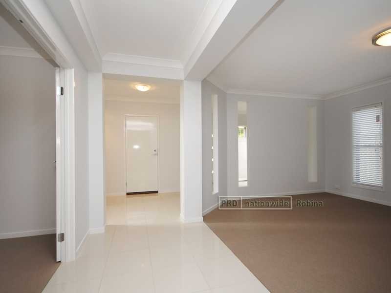 4 Camarillo Circuit, Reedy Creek QLD 4227