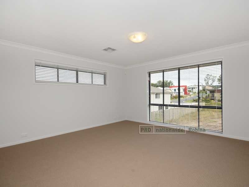 4 Camarillo Circuit, Reedy Creek QLD 4227