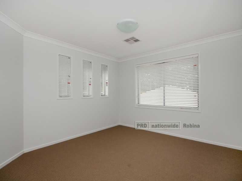 4 Camarillo Circuit, Reedy Creek QLD 4227