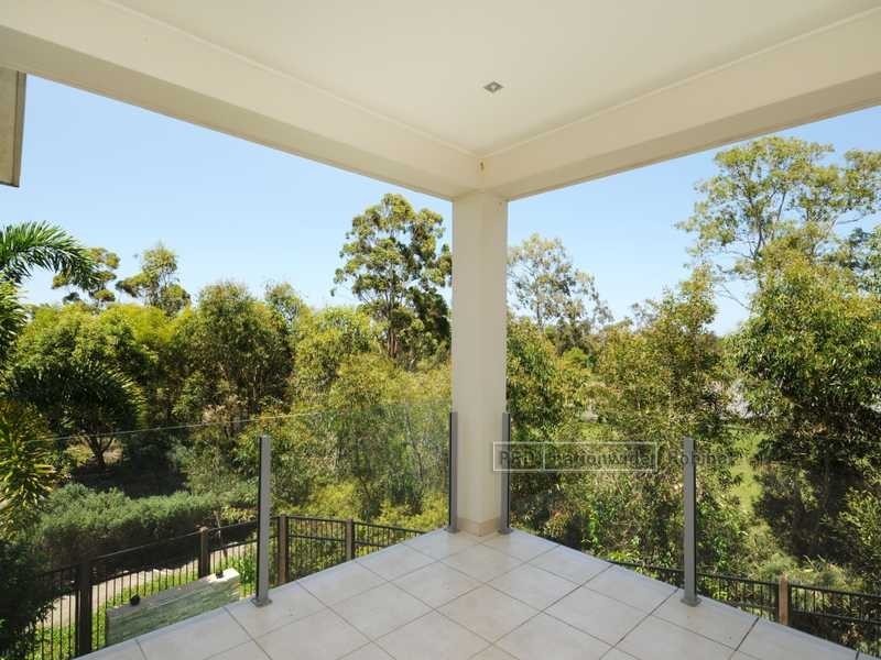 6 Moyenne Crescent, Varsity Lakes QLD 4227