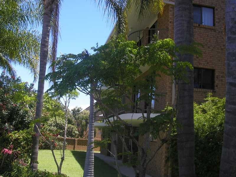 Unit 8/13 Christina Court, Mermaid Waters QLD 4218