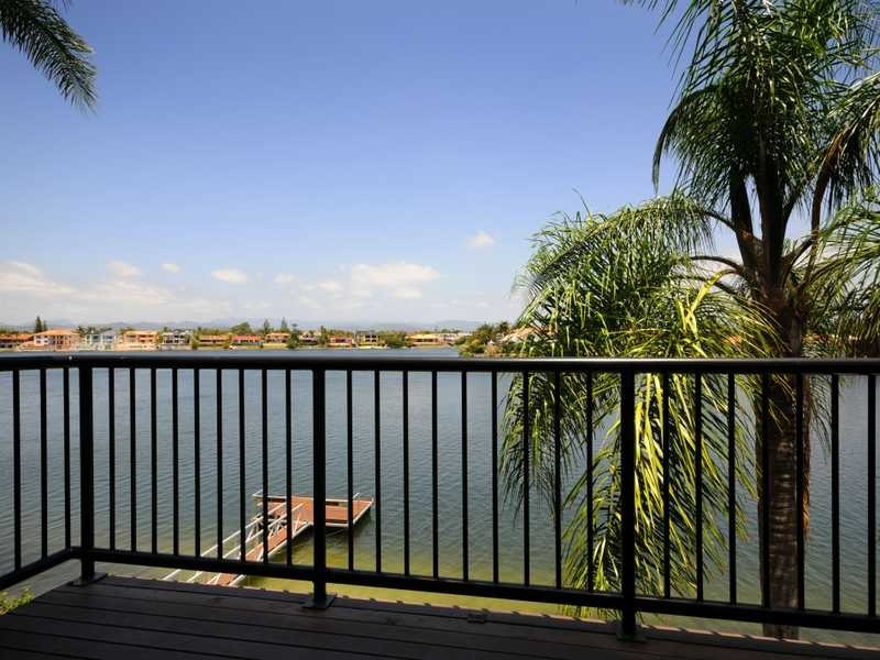 7/17 Duet Drive, Mermaid Waters QLD 4218