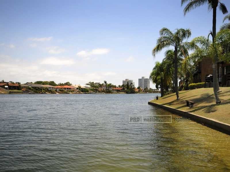7/17 Duet Drive, Mermaid Waters QLD 4218