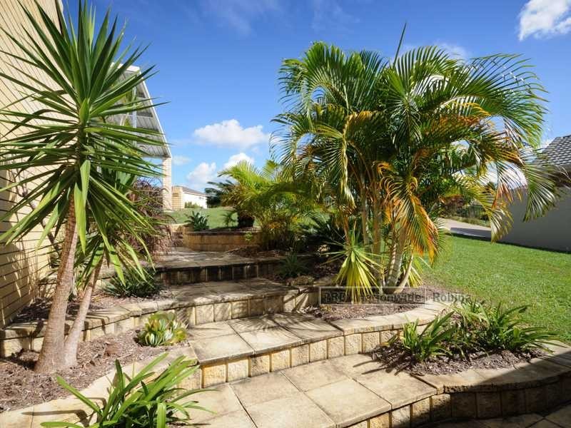 9 Mowla Drive, Ashmore QLD 4214