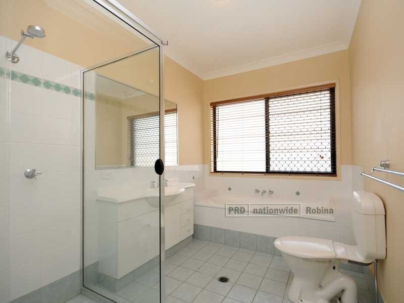 Unit 2/12 Gammon Drive, Varsity Lakes QLD 4227