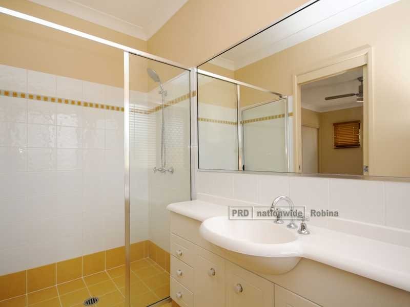 Unit 2/12 Gammon Drive, Varsity Lakes QLD 4227