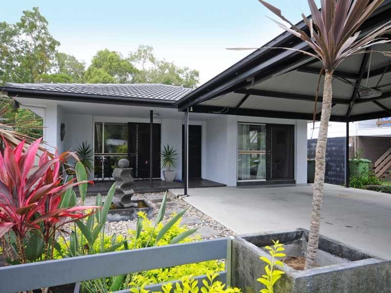 31 Nalkari Street, Coombabah QLD 4216