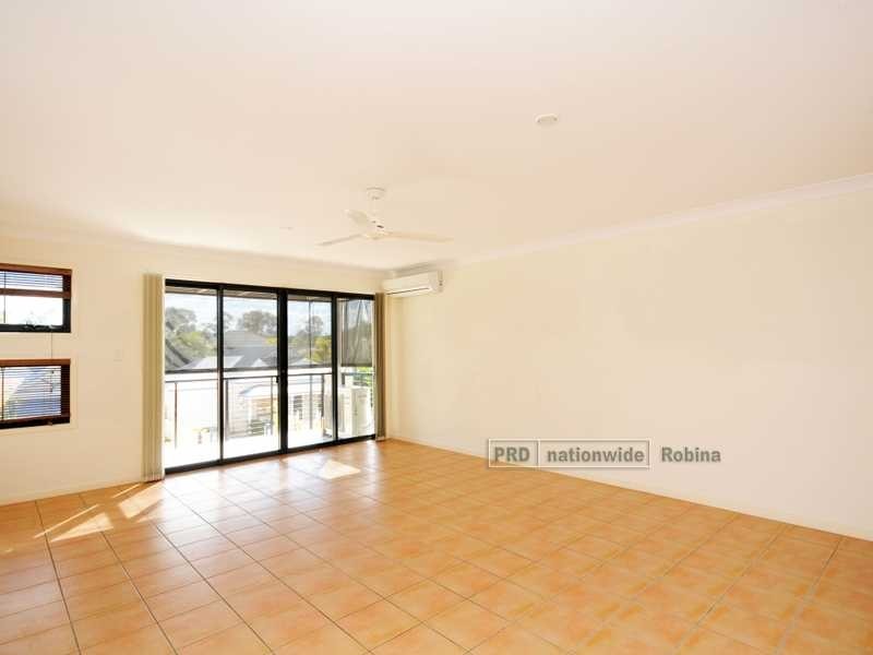 Unit 1/12 Lantau Crescent, Varsity Lakes QLD 4227