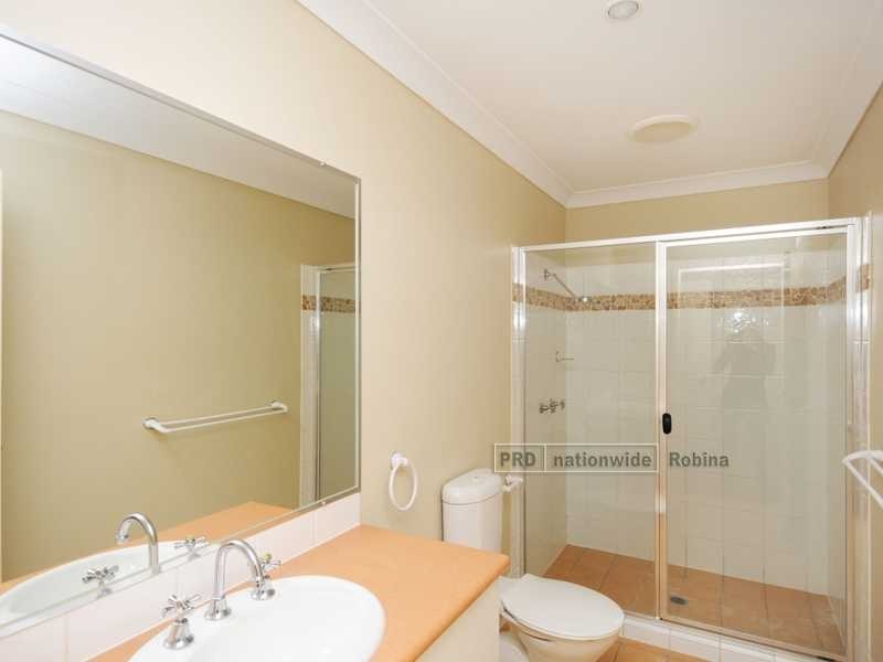 Unit 1/12 Lantau Crescent, Varsity Lakes QLD 4227