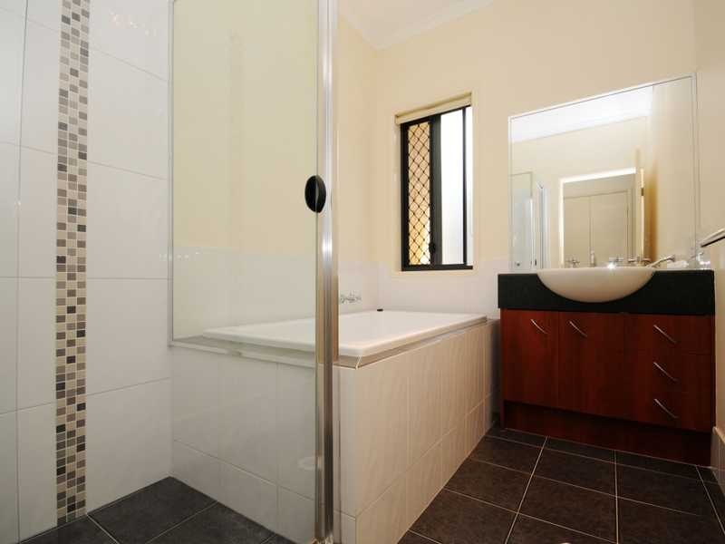 60 Merrilaine Crescent, Merrimac QLD 4226