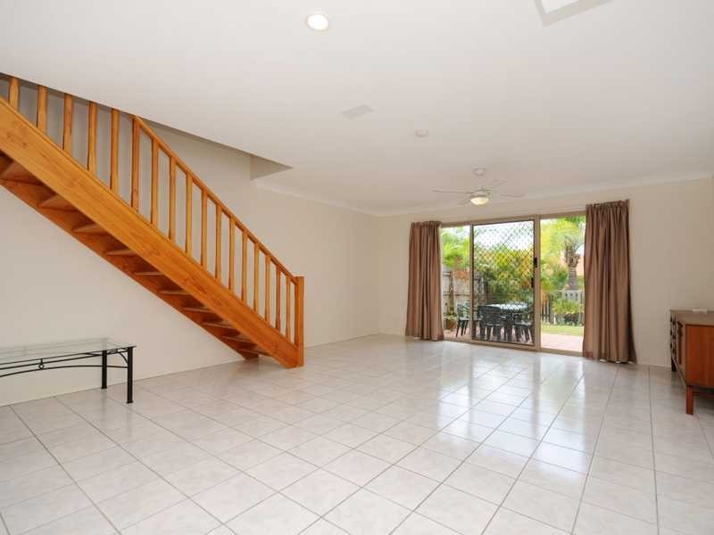 Unit 15/4 Sherwood Close, Mudgeeraba QLD 4213