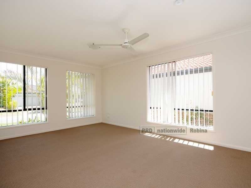 4 Carpentaria Court, Robina QLD 4226