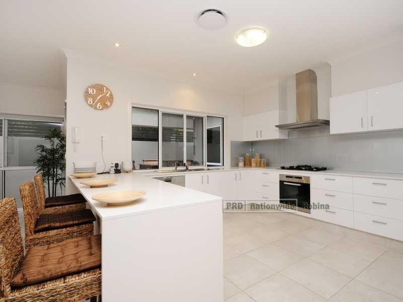 13 Tindari Place, Varsity Lakes QLD 4227