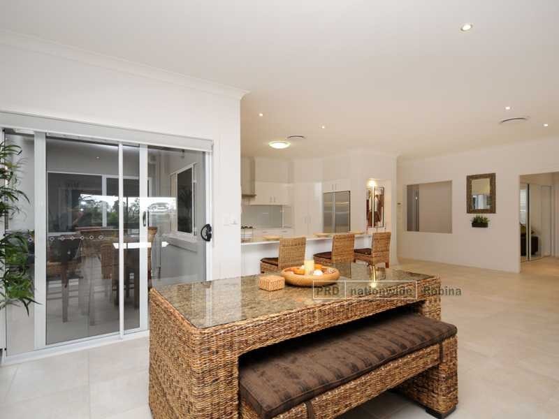 13 Tindari Place, Varsity Lakes QLD 4227