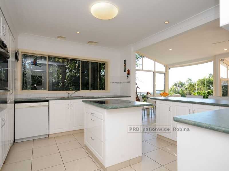 112 Simpsons Road, Currumbin Waters QLD 4223