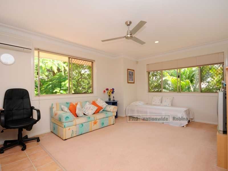 24 Homebush Drive, Robina QLD 4226