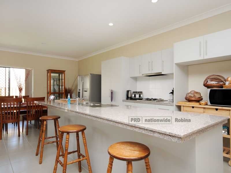 5 Greendragon Crescent, Upper Coomera QLD 4209