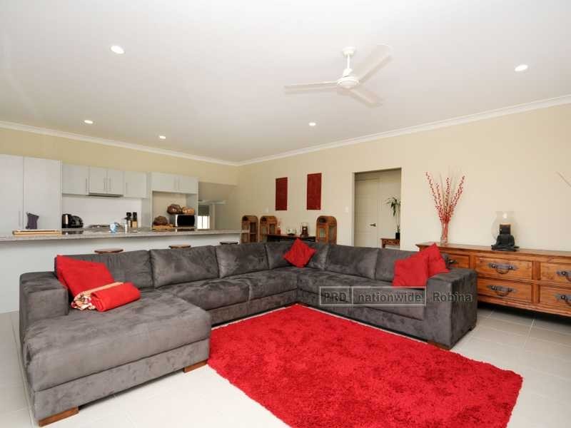 5 Greendragon Crescent, Upper Coomera QLD 4209