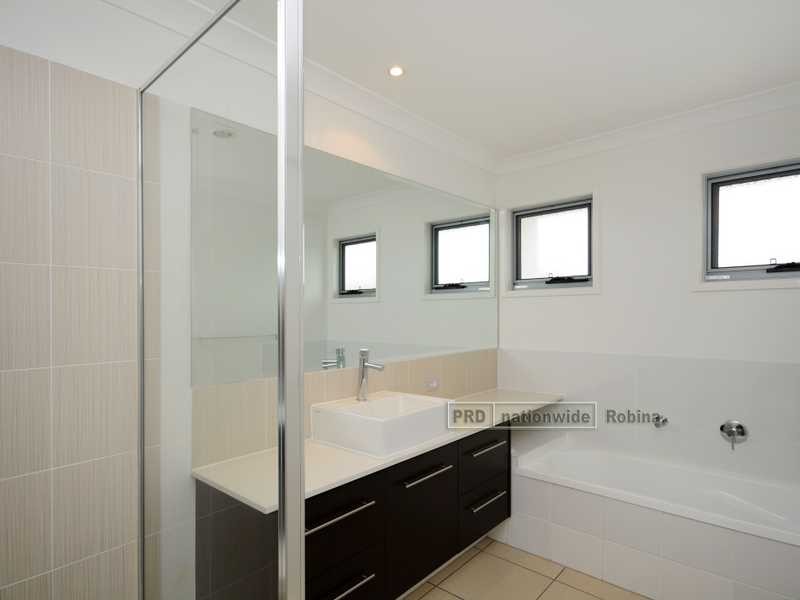 Unit 7/76 Bayswater Avenue, Varsity Lakes QLD 4227