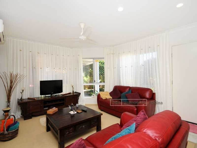 18 Dartmouth Court, Varsity Lakes QLD 4227